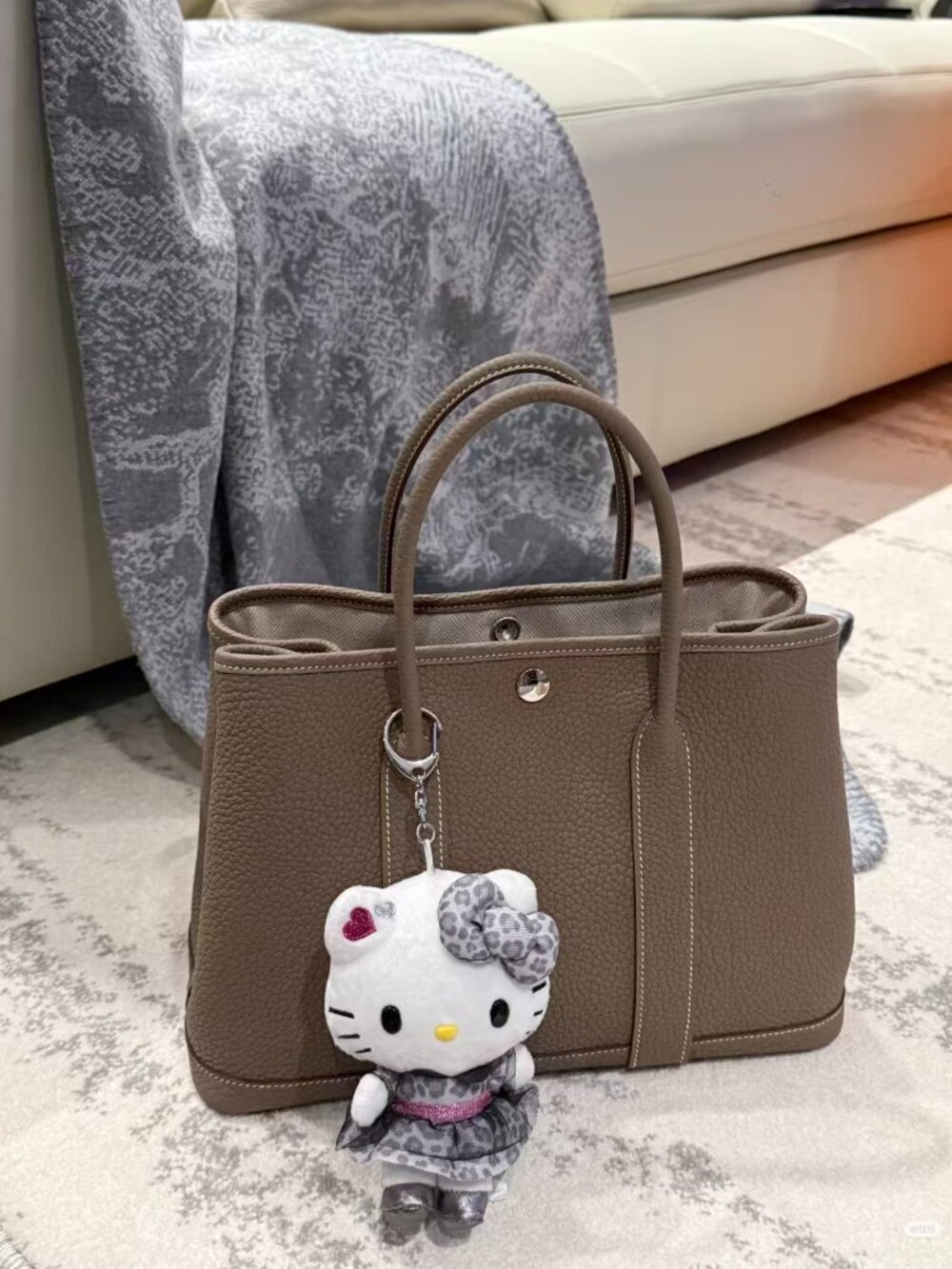 Classic Hermes Bag: A Stylish and Versatile Choice for Elegance
